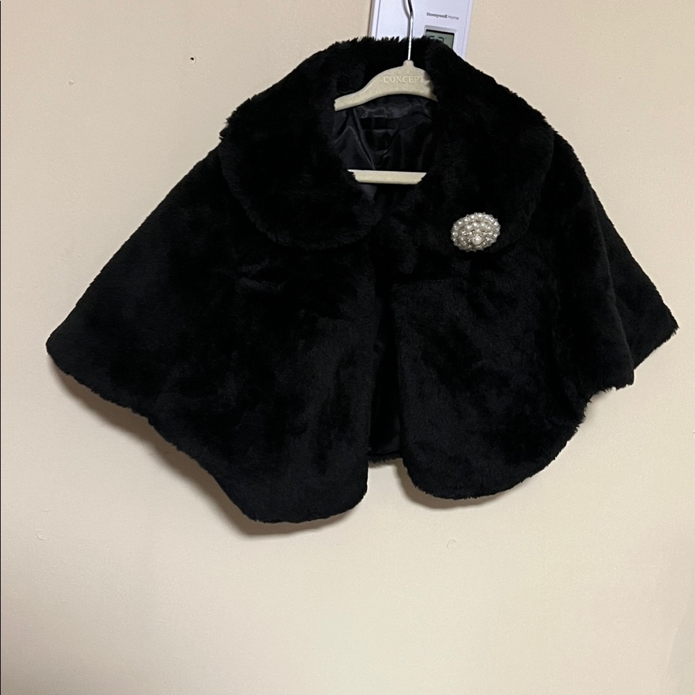 Girls Black Faux Fur Cape with Decorative Brooch